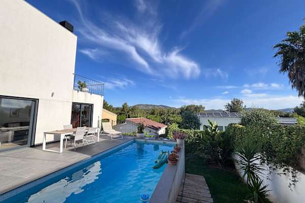 House sit in Sant Pere de Ribes, Spain