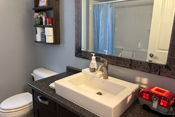 House sit in Sarnia, ON, Canada