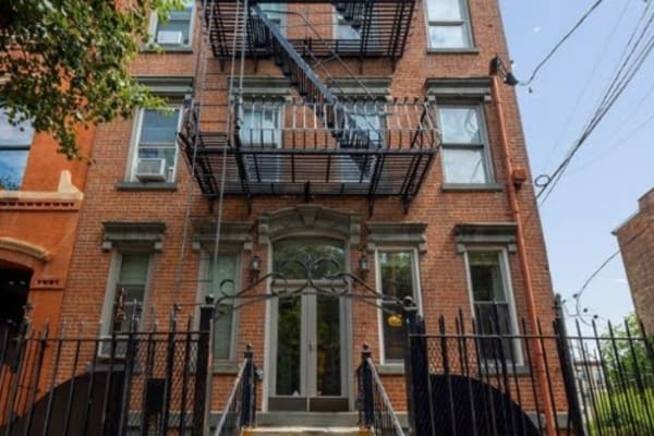 House sit in Jersey City, NJ, US