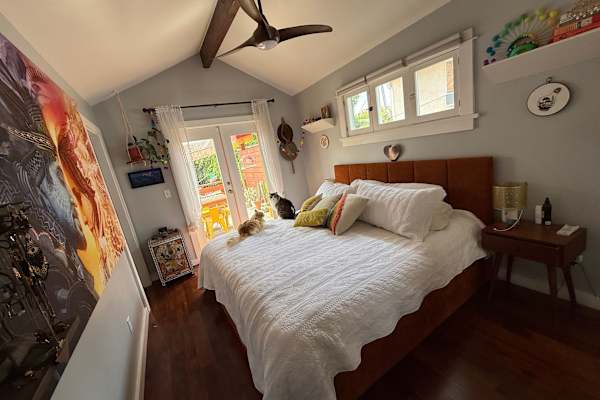 House sit in Pasadena, CA, US