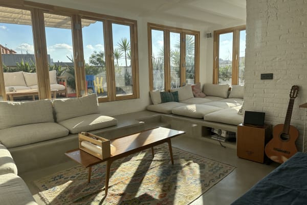 House sit in Barcelona, Spain