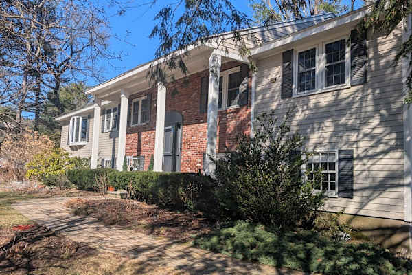 House sit in North Andover, MA, US