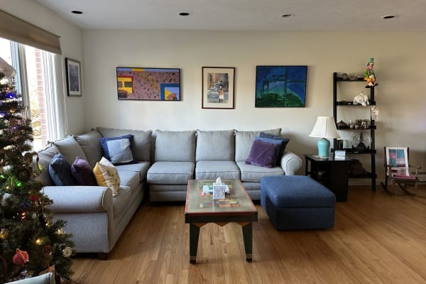 House sit in New London, CT, US