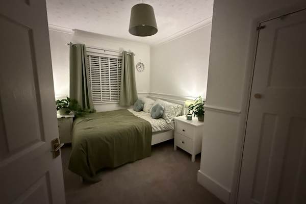 House sit in Gravesend, United Kingdom