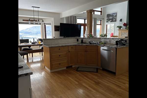 House sit in Salmon Arm, BC, Canada