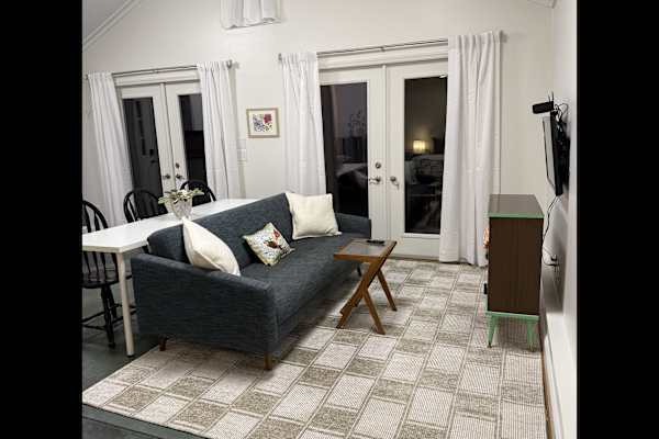 House sit in Charlotte, NC, US
