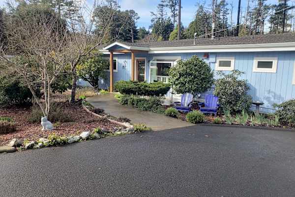 House sit in Fort Bragg, CA, US