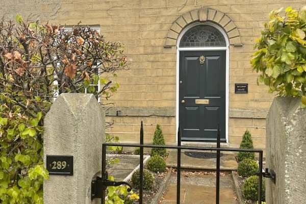 House sit in Apperley Bridge, United Kingdom