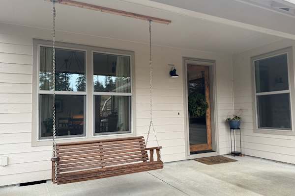 House sit in Woodland, WA, US