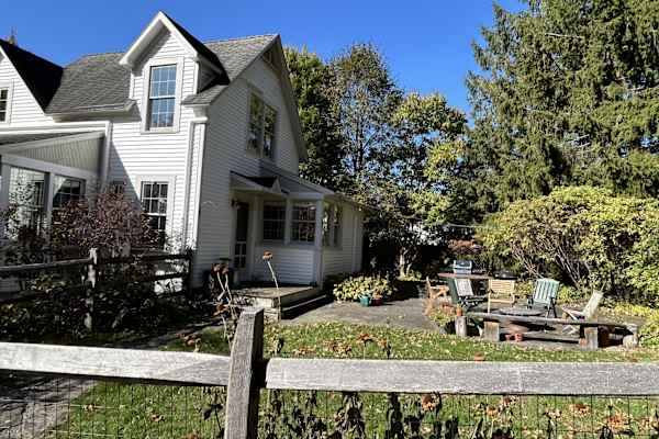 House sit in Williamstown, MA, US