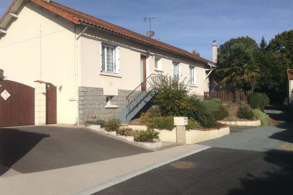 House sit in Moncoutant, France