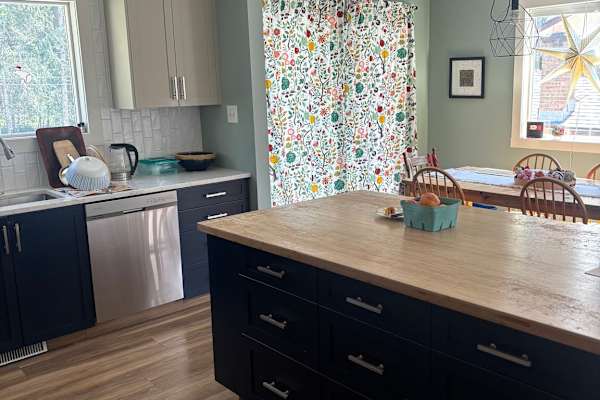 House sit in Golden, BC, Canada