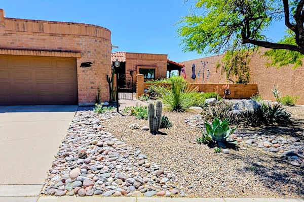 House sit in Tucson, AZ, US