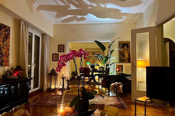 House sit in Athens, Greece