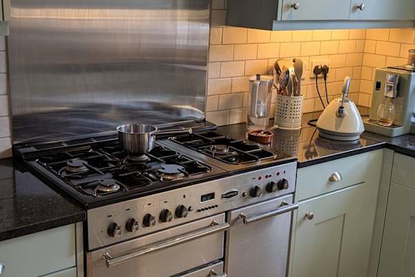 House sit in Calne, United Kingdom