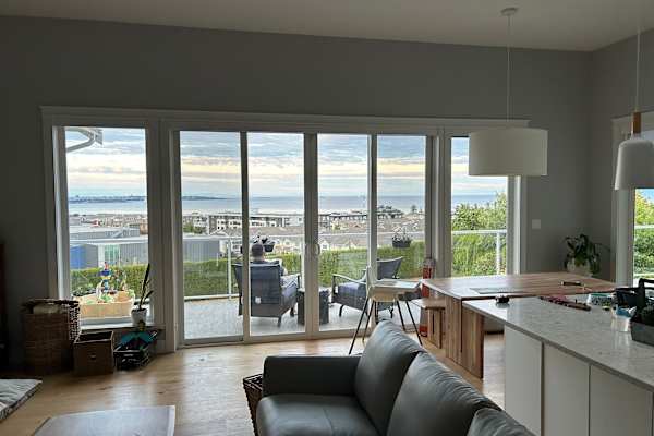 House sit in Langford, BC, Canada