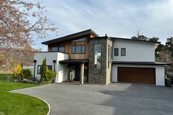 House sit in Queenstown, New Zealand