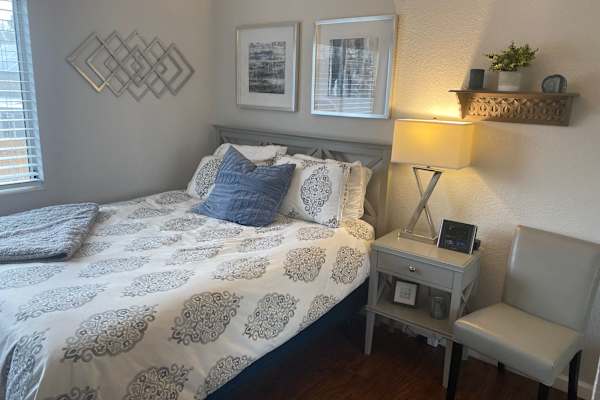 House sit in Windsor, CA, US