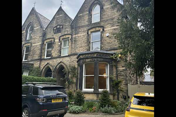 House sit in Sheffield, United Kingdom