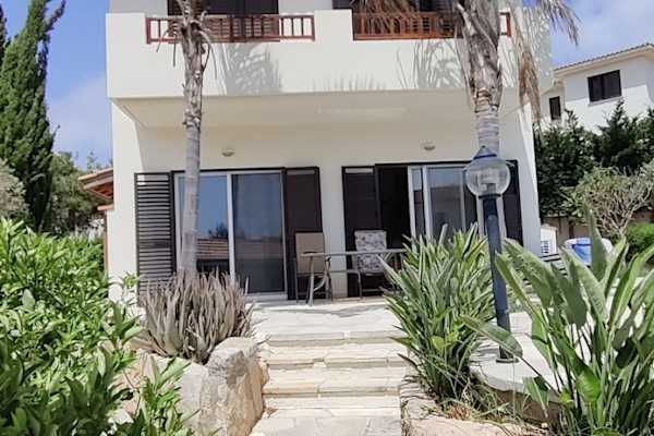 House sit in Pissoúri, Cyprus