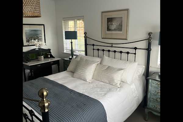 House sit in Lymington, United Kingdom