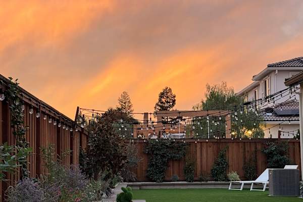 House sit in Brentwood, CA, US