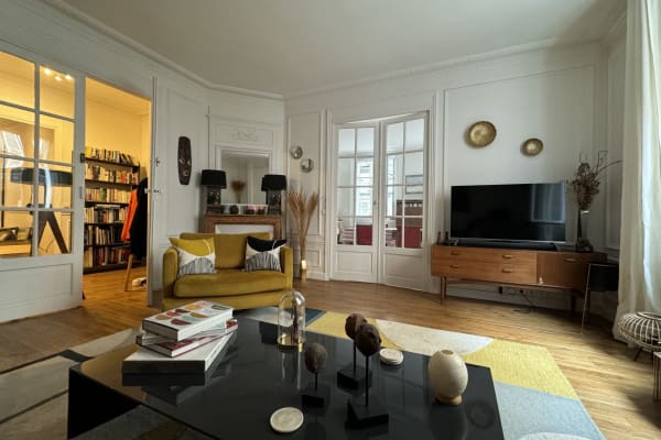 House sit in Paris, France