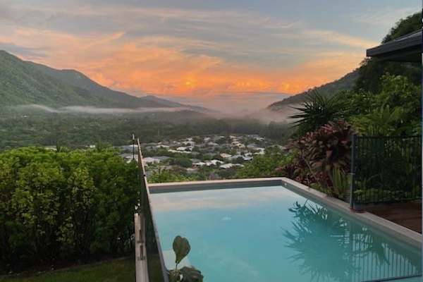 House sit in Redlynch, QLD, Australia