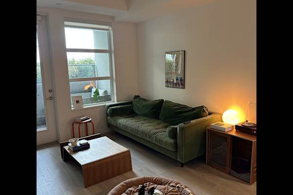 House sit in West Hollywood, CA, US