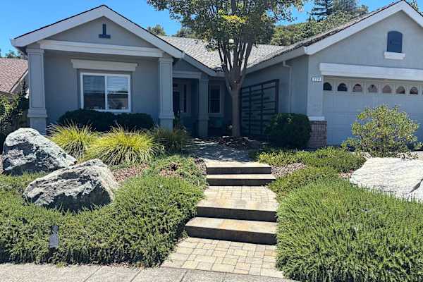 House sit in Cloverdale, CA, US
