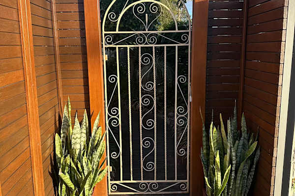 House sit in Brighton, SA, Australia