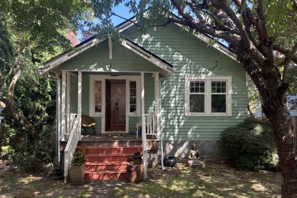 House sit in West Seattle, WA, US