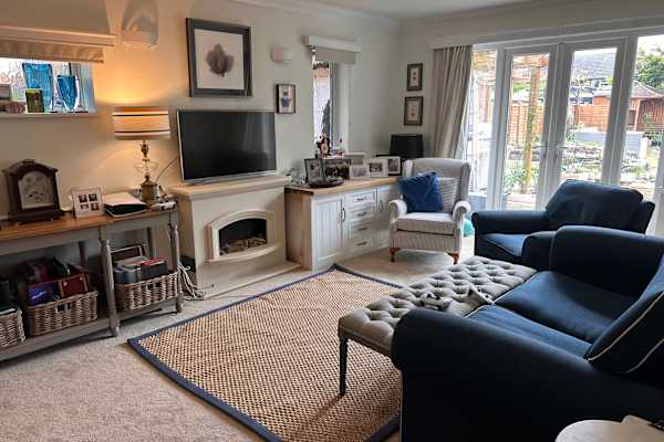 House sit in Guildford, United Kingdom