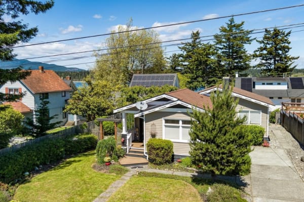 House sit in Anacortes, WA, US