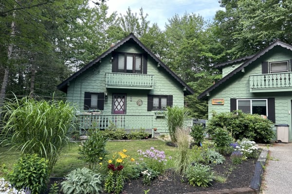 House sit in Laconia, NH, US