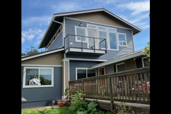 House sit in Anacortes, WA, US