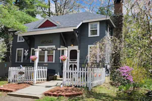 House sit in Gilford, NH, US