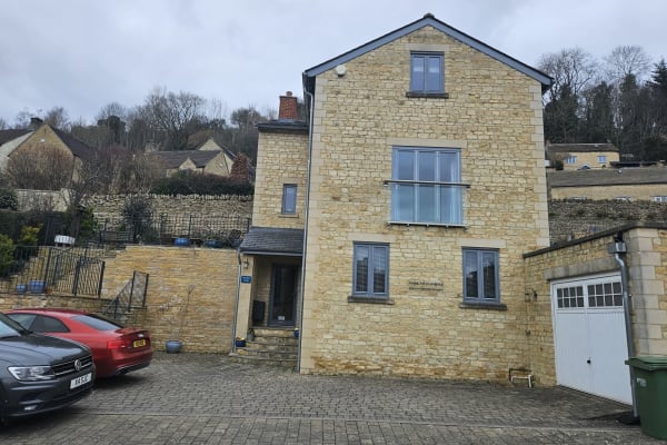 House sit in Nailsworth, United Kingdom