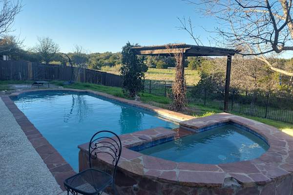 House sit in Dripping Springs, TX, US