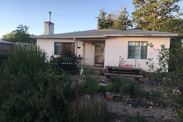House sit in Albuquerque, NM, US