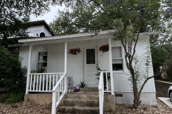 House sit in Austin, TX, US