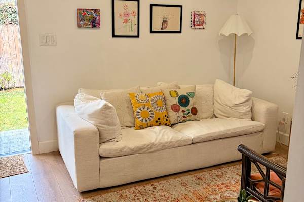 House sit in Los Angeles, CA, US