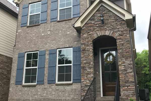 House sit in Nashville, TN, US