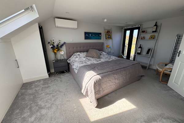House sit in Palmers Green, United Kingdom