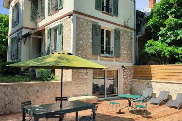 House sit in Bois-le-Roi, France