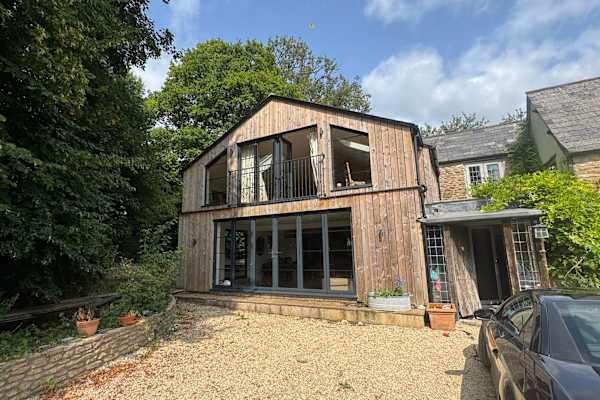 House sit in Bruton, United Kingdom