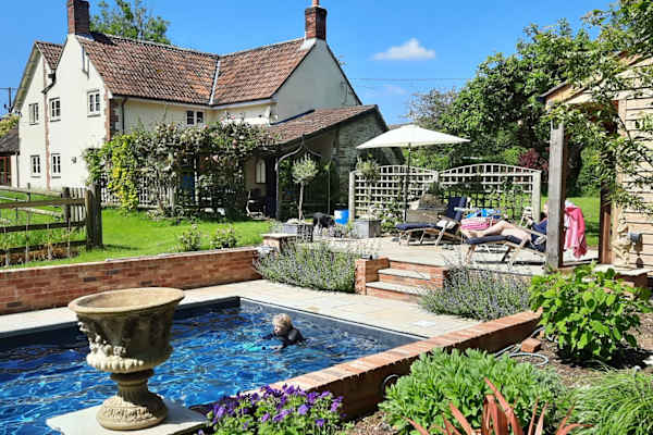 House sit in Sherborne, United Kingdom