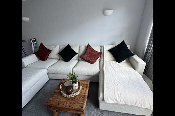 House sit in Walton-on-Thames, United Kingdom