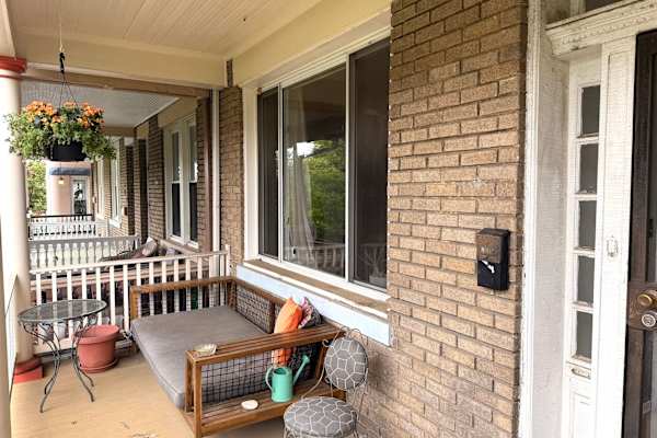 House sit in Washington, D.C., Washington, D.C., US