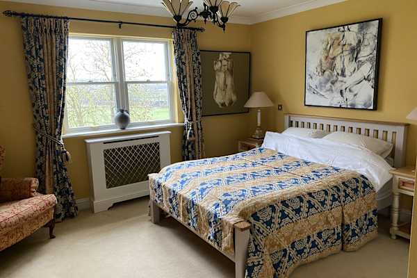 House sit in Kingston upon Thames, United Kingdom